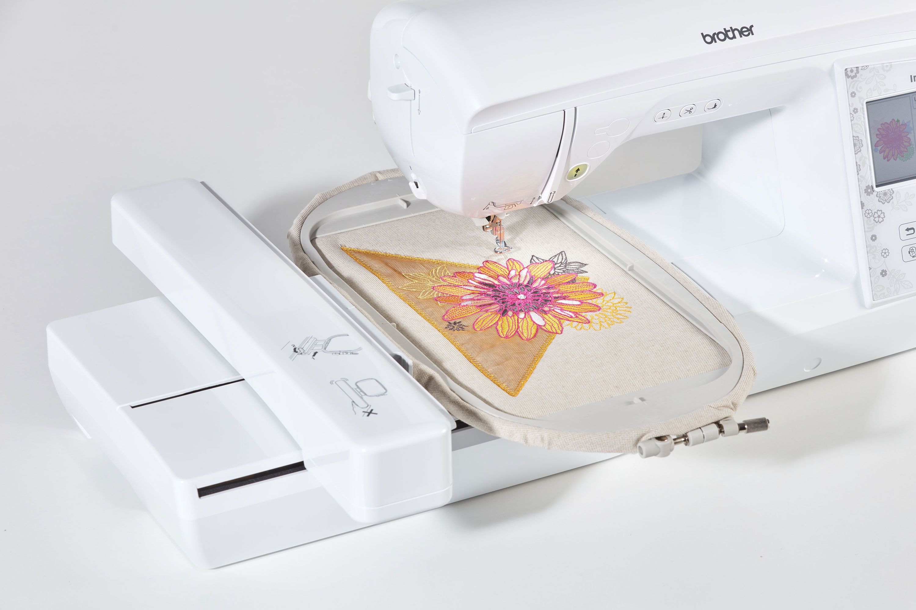 Brother Innov-is NV880E – Máquina de Bordado Profissional