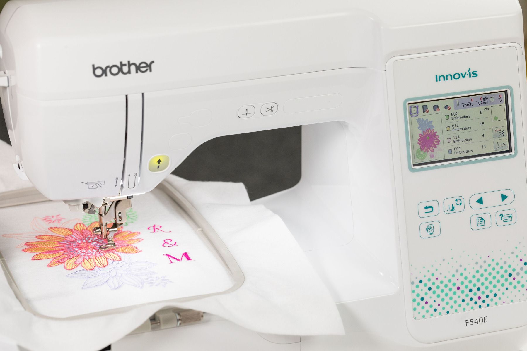 Brother Innov-is F540E – Máquina de Bordado Computadorizada