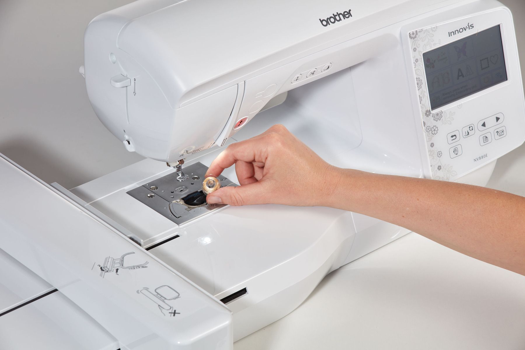 Brother Innov-is NV880E – Máquina de Bordado Profissional
